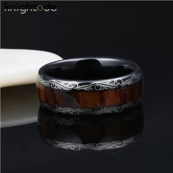 Anel de Carboneto de Tungstênio Preto com Embutimento de Madeira – Elegância e Durabilidade em Cada Detalhe! - Image 4